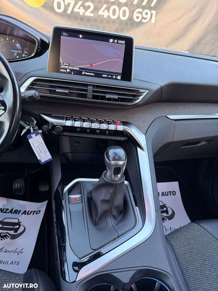 Peugeot 3008 PureTech 130 Stop & Start GPF Allure - 22