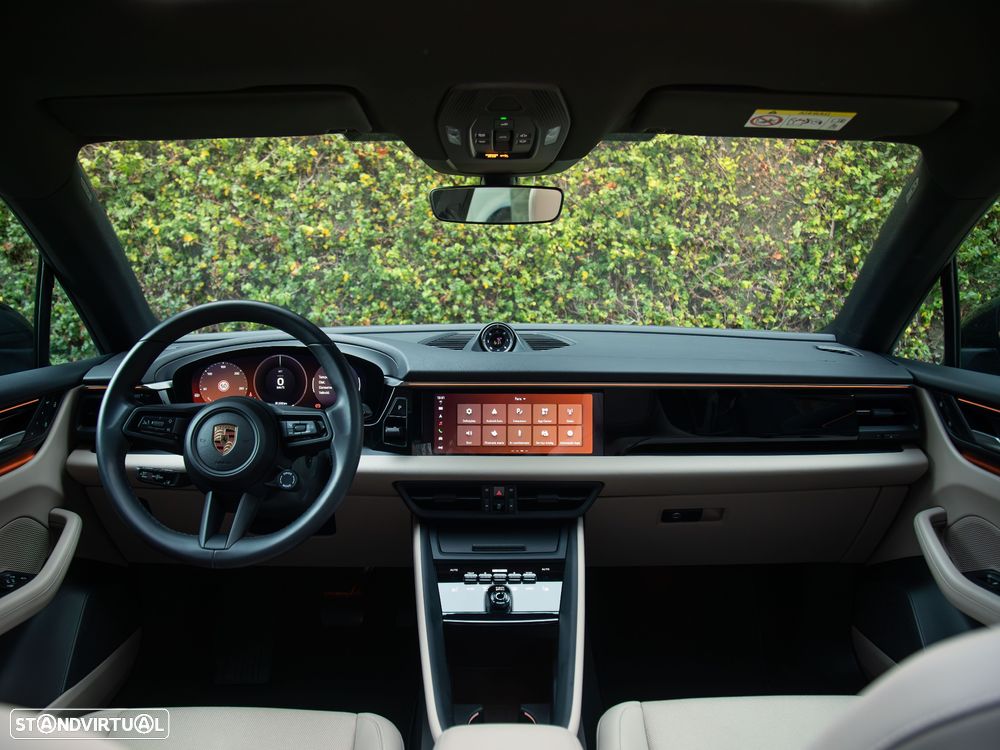 Porsche Macan Electric 4 - 21