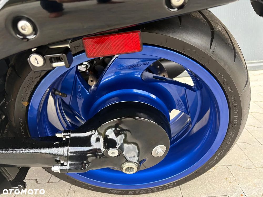 Suzuki Boulevard - 18