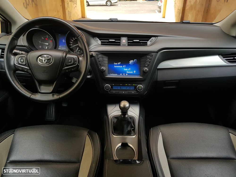 Toyota Avensis Touring Sports 2.0 D-4D Exclusive - 13