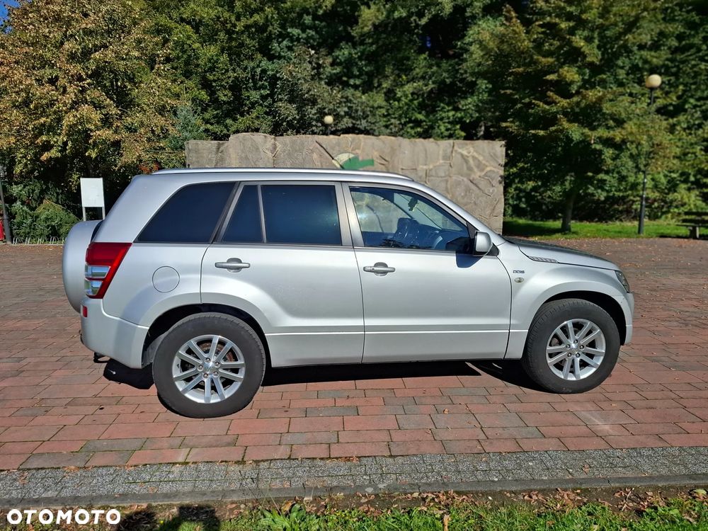 Suzuki Grand Vitara 1.9 DDiS Premium EU5 - 6