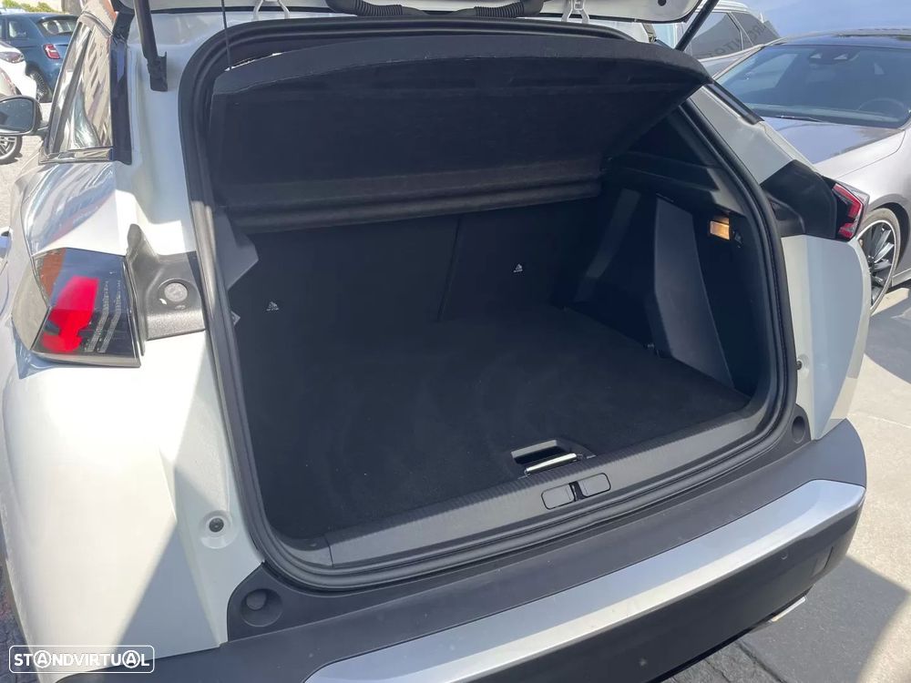 Peugeot 2008 1.2 PureTech GT Line - 23
