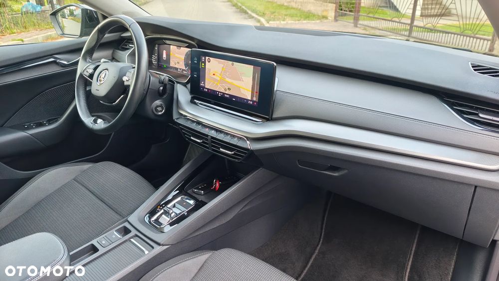 Skoda Octavia 2.0 TDI DSG Sportline - 25
