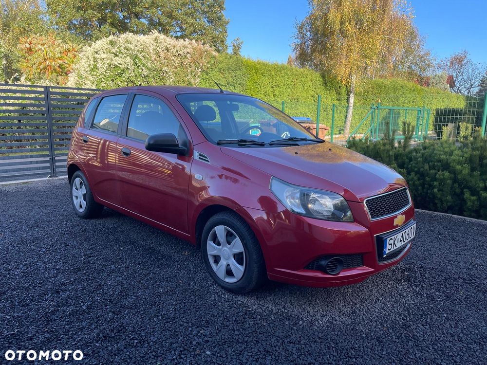 Chevrolet Aveo 2011 photo 2