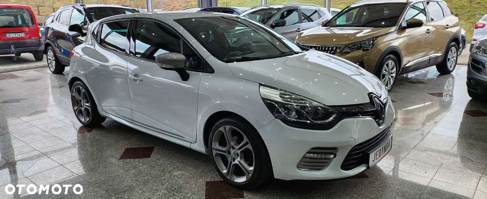 Renault Clio - 15