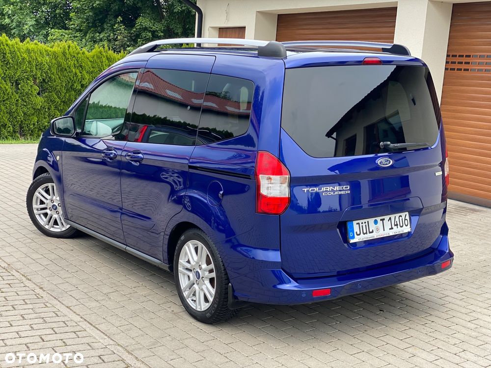 Ford Tourneo Courier - 18