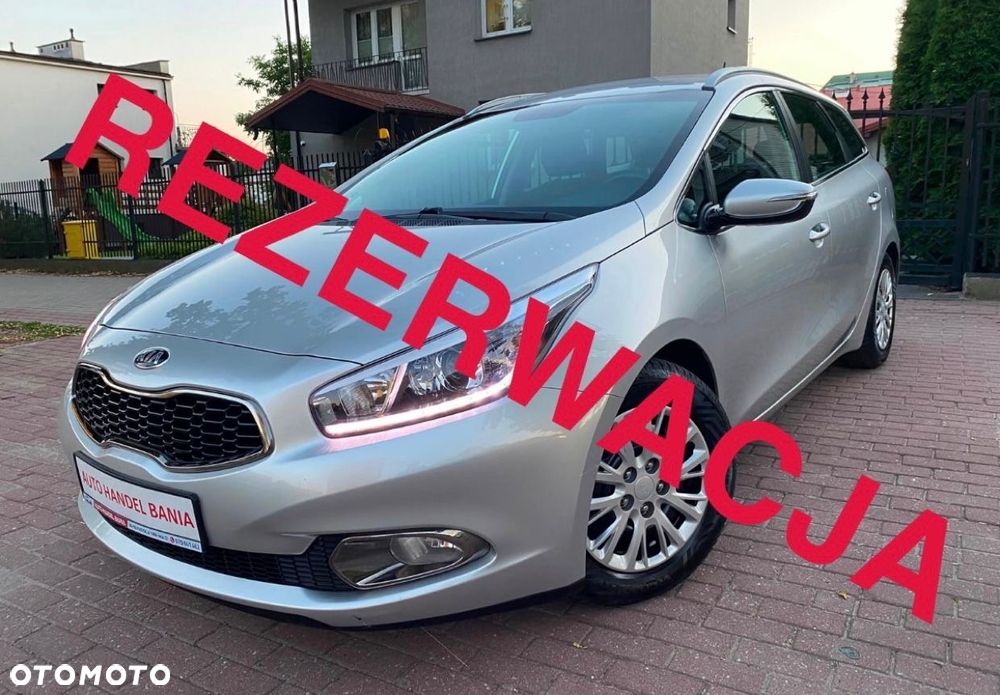 Kia Ceed 1.6 GDI Dream Team Edition - 1
