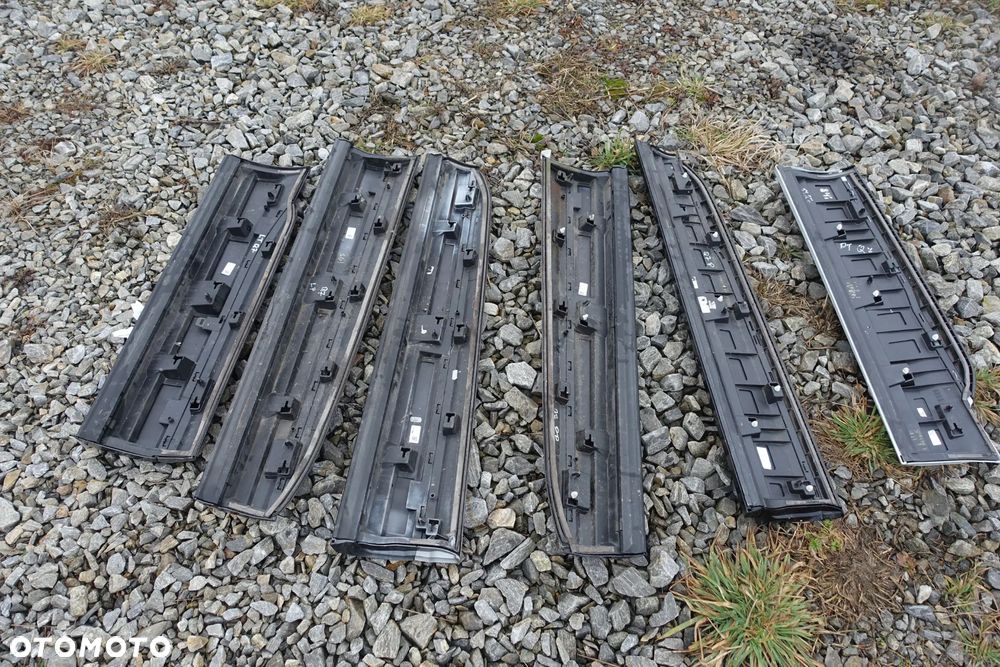 LISTWA DRZWI PRZÓD TYŁ AUDI Q7 4M0 - 18