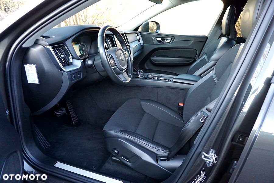 Volvo XC 60 B5 B Geartronic Momentum Pro - 23