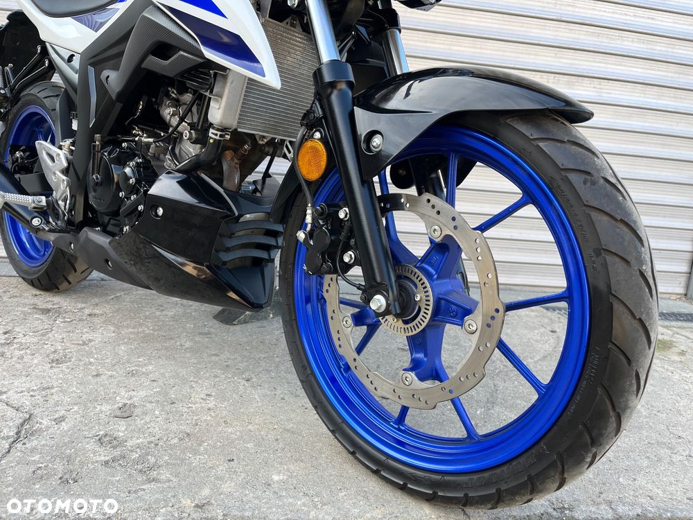 Suzuki GSX - 38
