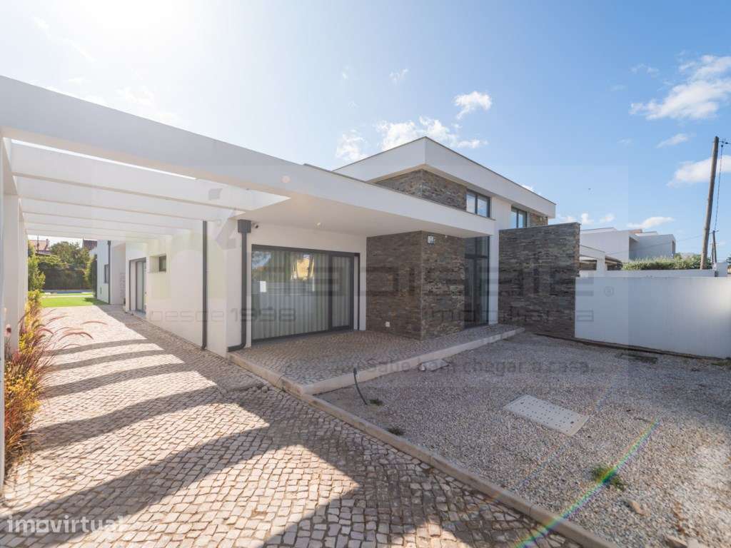 Moradia T4 Térrea com Piscina | Fernão Ferro - Grande imagem: 4/60