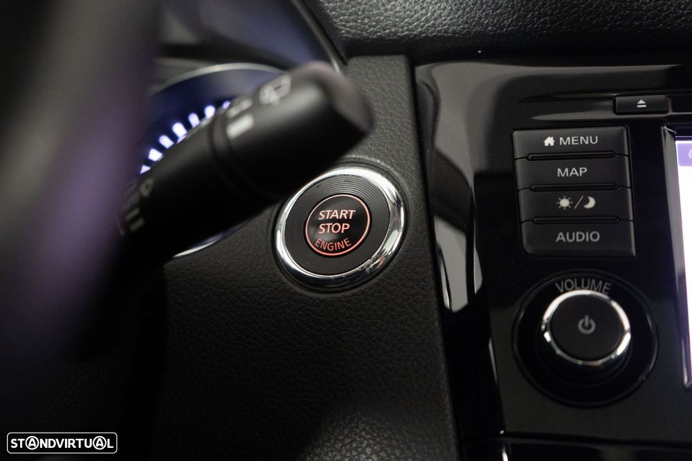 Nissan Qashqai 1.3 DIG-T N-Connecta J18 - 20