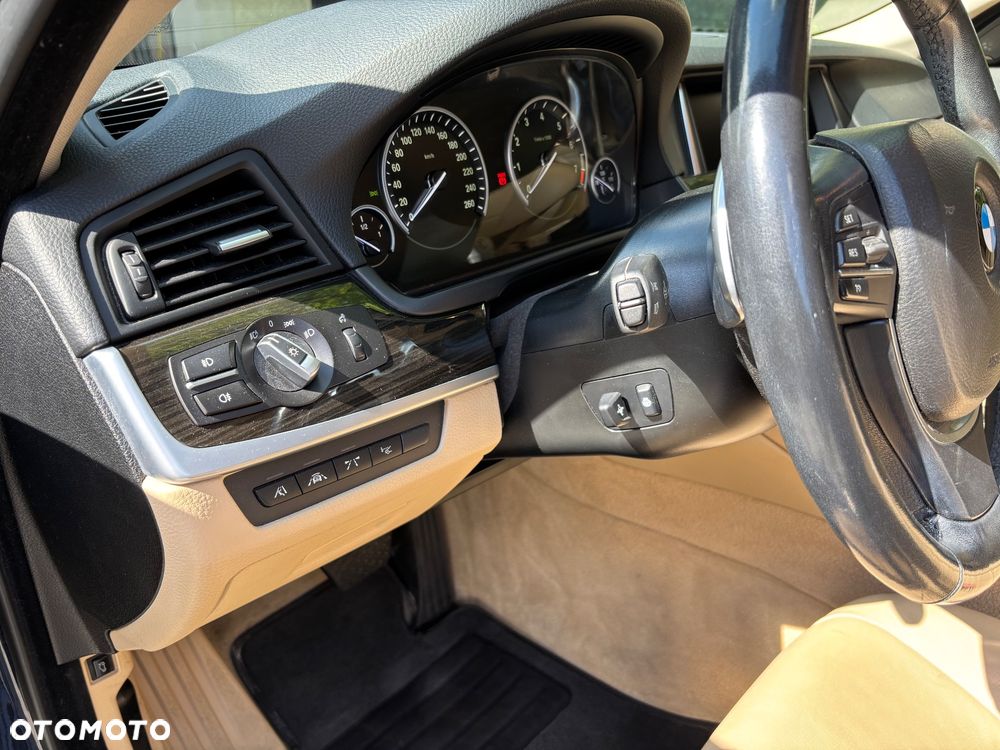 BMW Seria 5 535i xDrive Sport-Aut Luxury Line - 11