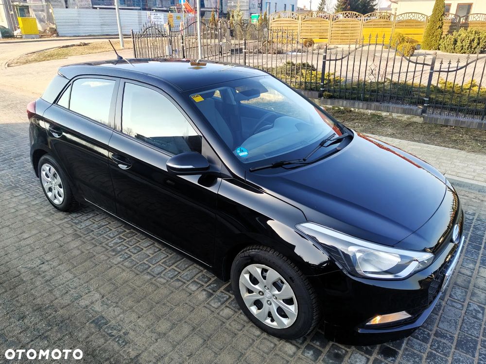 Hyundai i20 blue 1.2 - 13