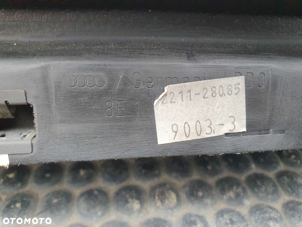 Konsola 8E1857067A Deska rozdzielcza Kokpit Soul Czarna Kraki Nawiew Podswietlane AUDI A4 B6 Europa - 8