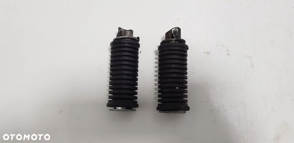 Suzuki Marauder 125 Nóżki Pasażera - 3