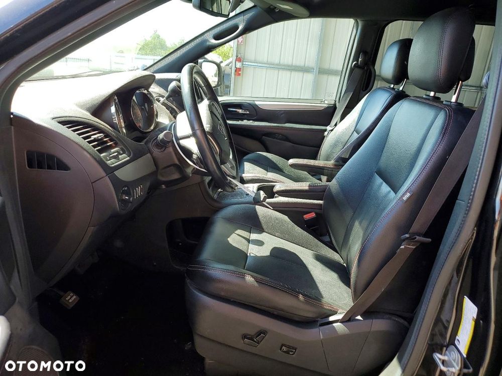 Dodge Grand Caravan - 7