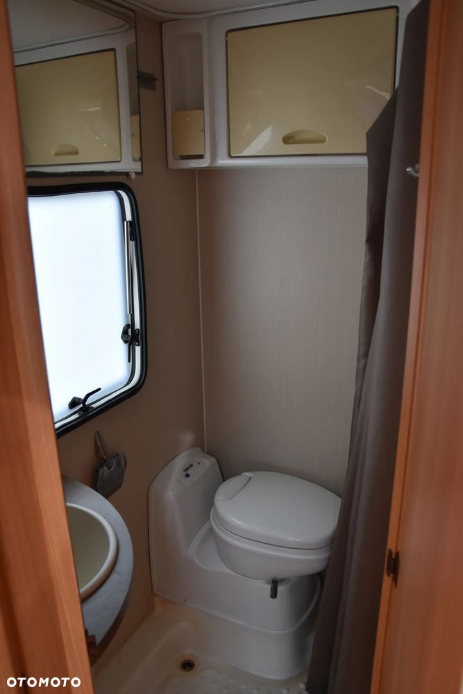 Ford Transit Challenger Genesis 32 - 21