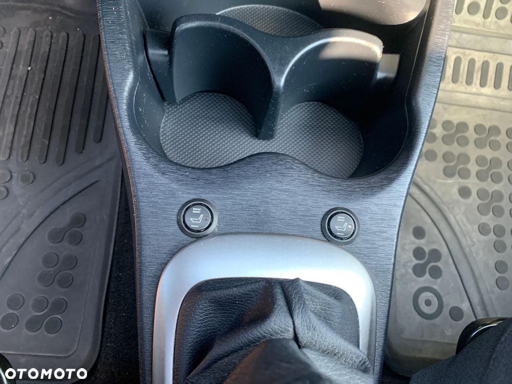 Toyota Yaris 1.33 Premium - 24