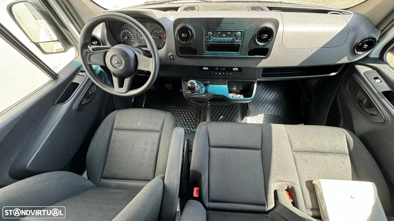 Mercedes-Benz Sprinter - 12