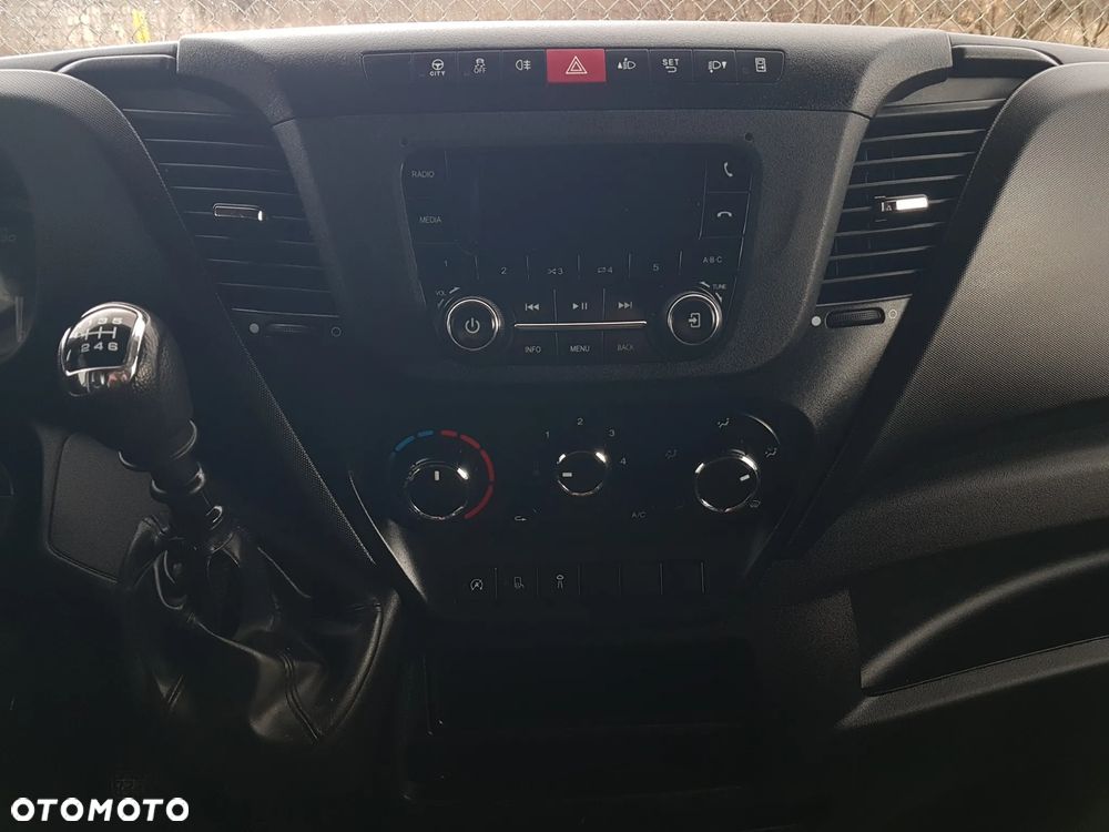 Iveco DAILY KONTENER NISKOPODŁOGOWY 4,43x2,23x2,42 SKLEP FOODTRUCK BAR KLIMA KONIOWÓZ KAMPER - 10