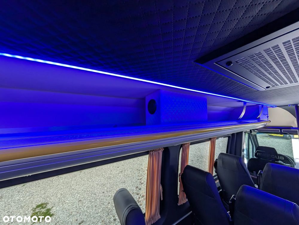 Mercedes-Benz Sprinter 517 - 23