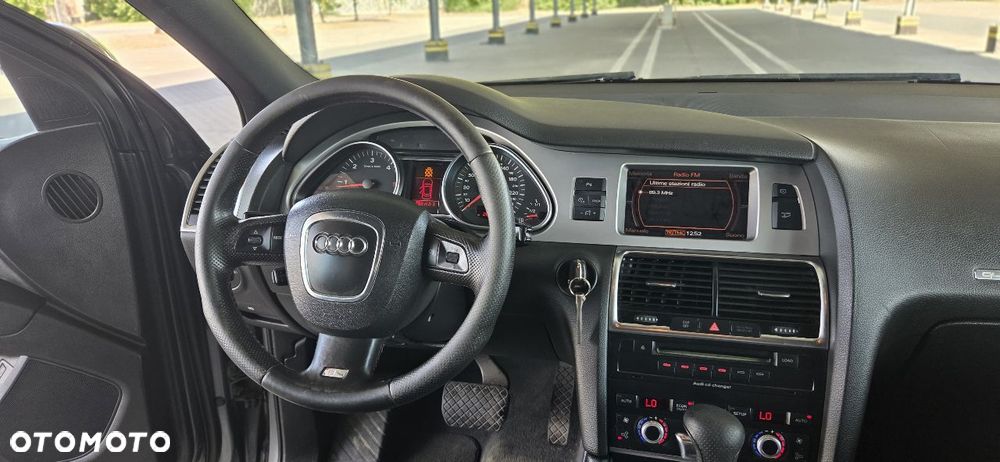 Audi Q7 3.0 TDI DPF quattro tiptronic - 26