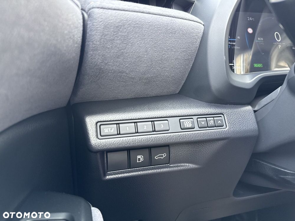 Lexus LBX 1.5 Hybrid Cool - 25