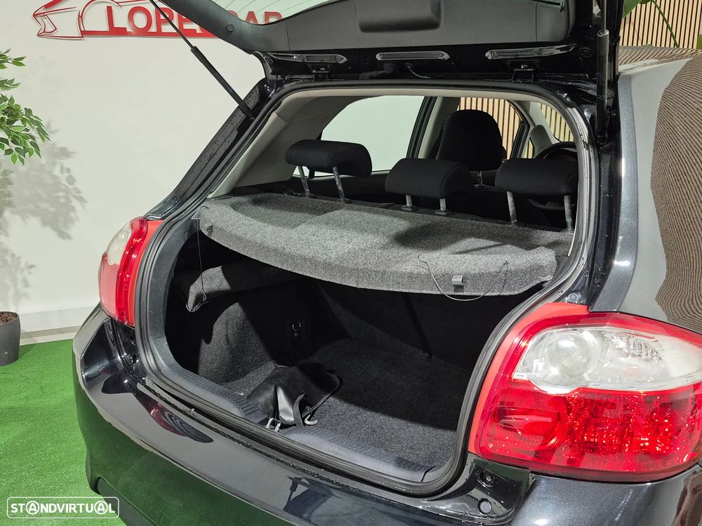 Toyota Auris 1.33 VVT-i Sol - 26