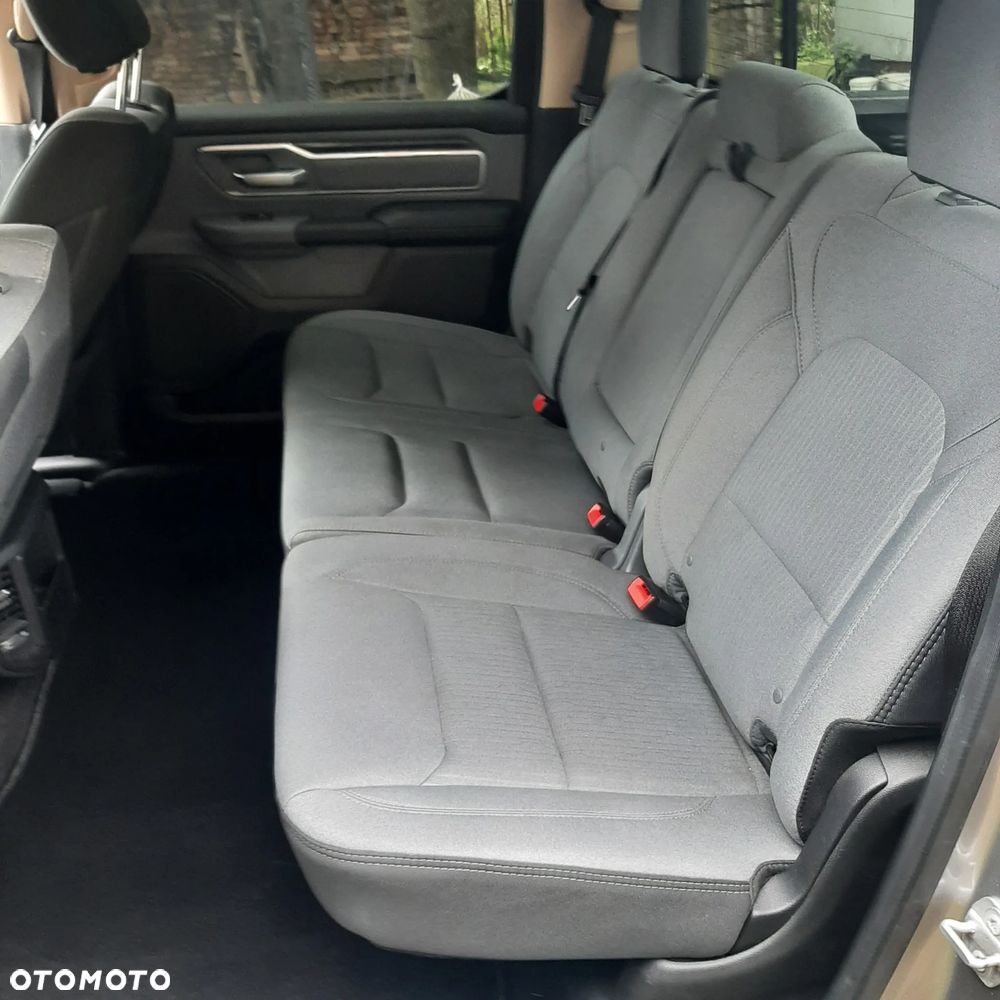 RAM 1500 Crew Cab Shortbed Bighorn - 18