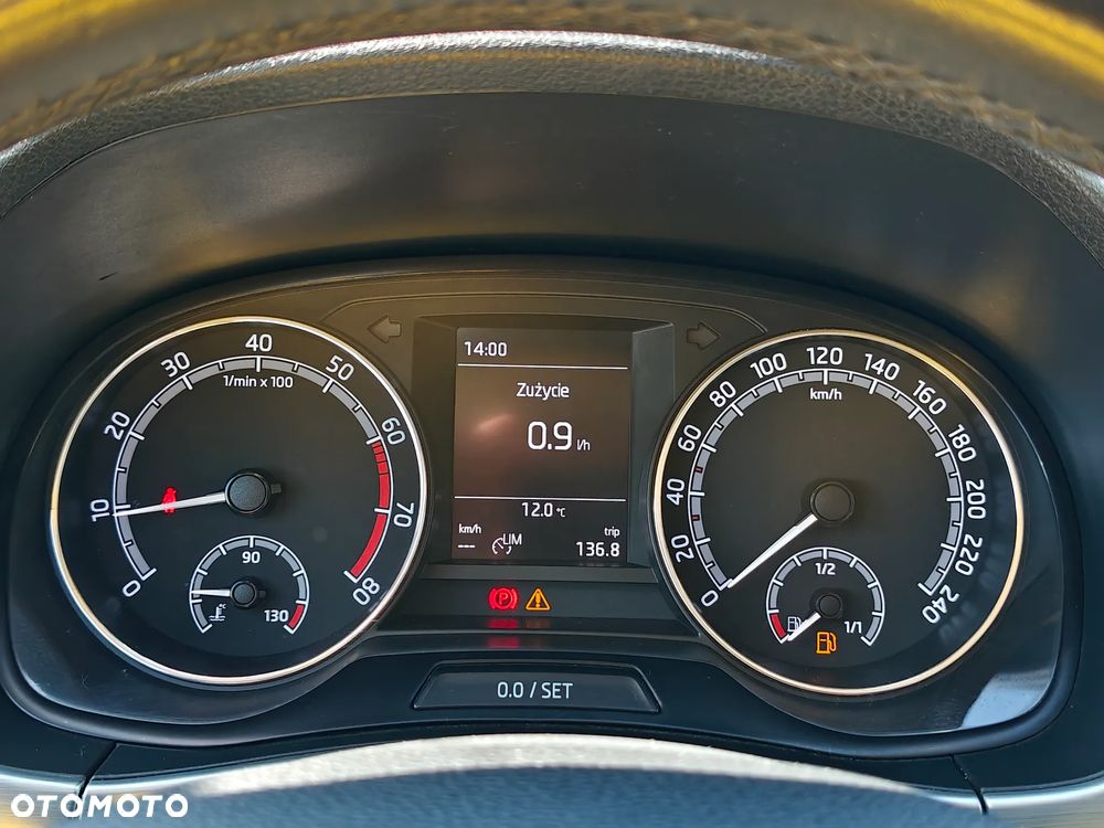 Skoda RAPID 1.2 Ambition Max - 23