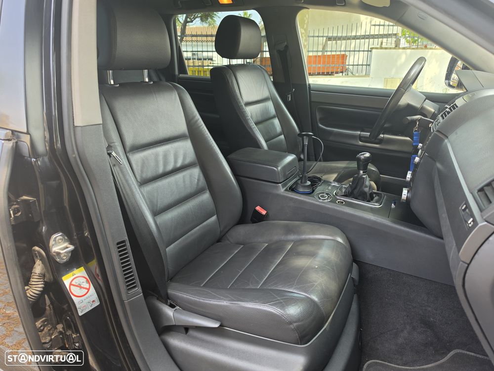 VW Touareg 3.0 TDI V6 - 24