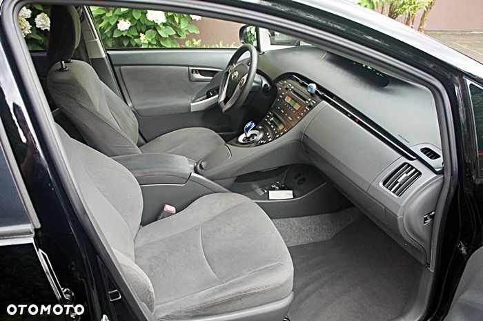 Toyota Prius (Hybrid) Comfort - 19
