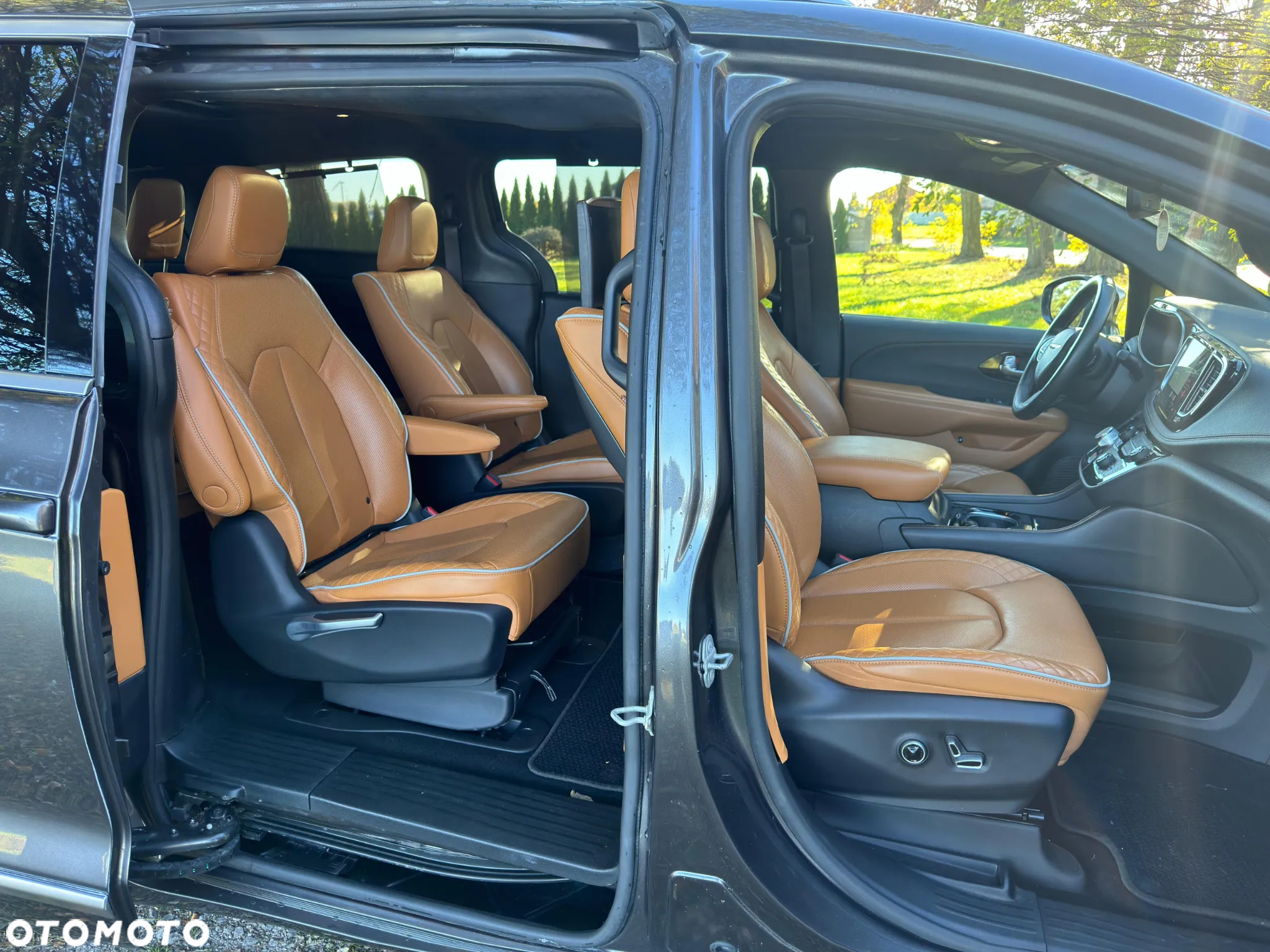 Chrysler Pacifica - 6