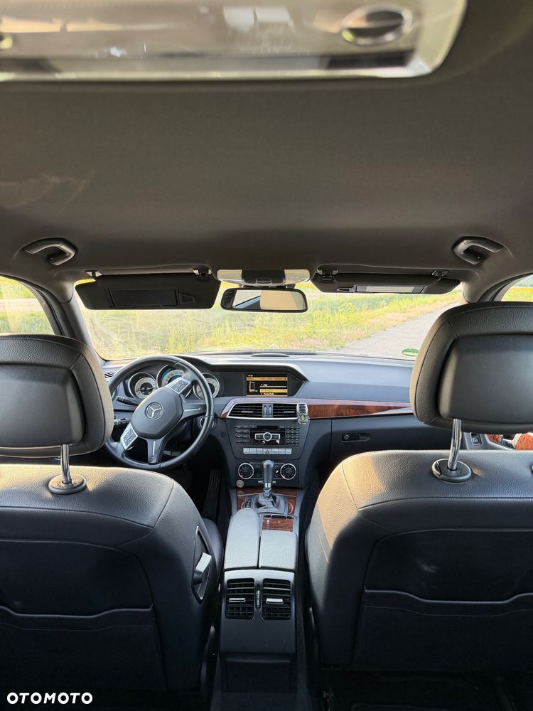 Mercedes-Benz Klasa C 180 BlueEFFICIENCY 7G-TRONIC Elegance - 11