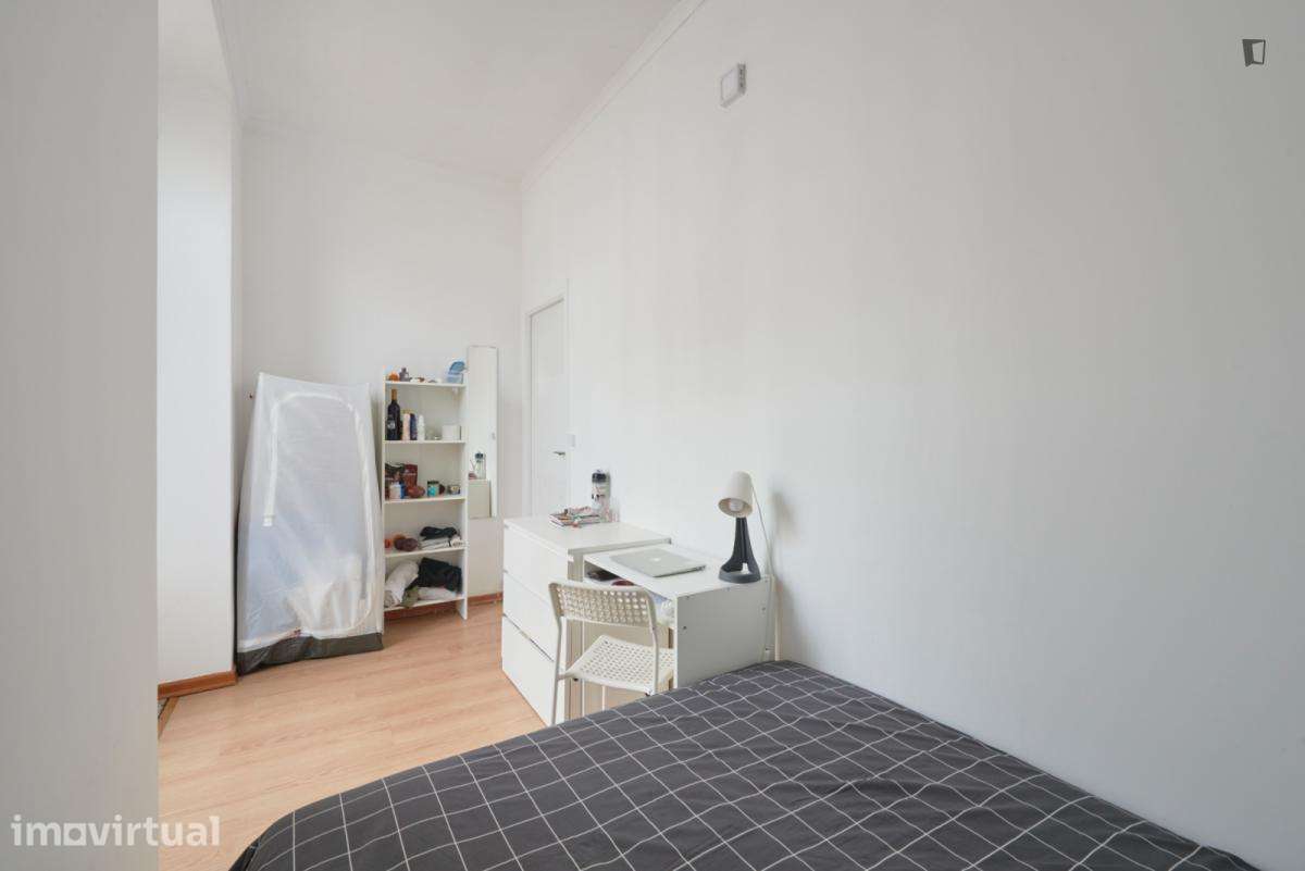 Quarto - localizado em Entrecampos Lisbon - Grande imagem: 4/12