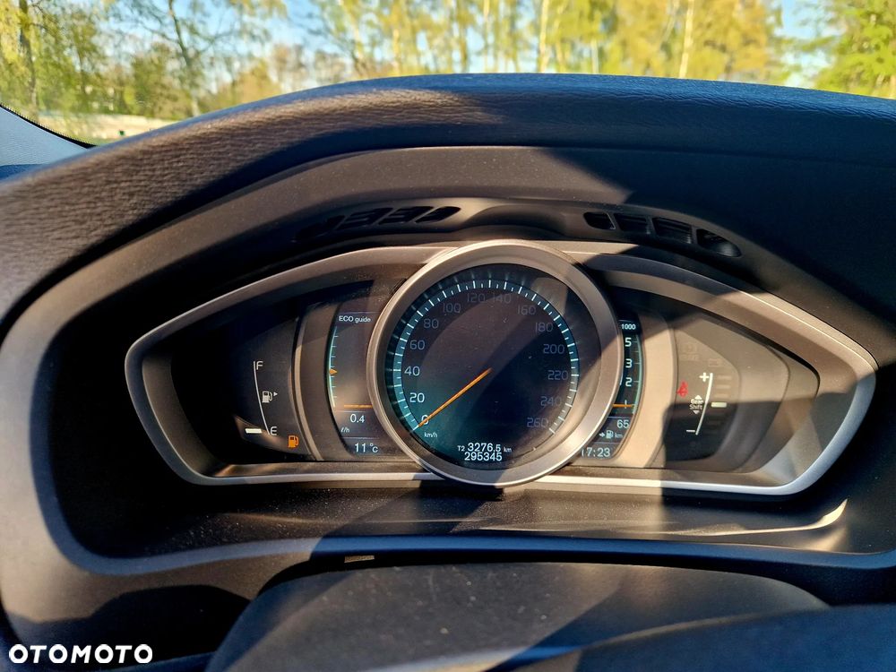 Volvo V40 D2 Momentum - 10