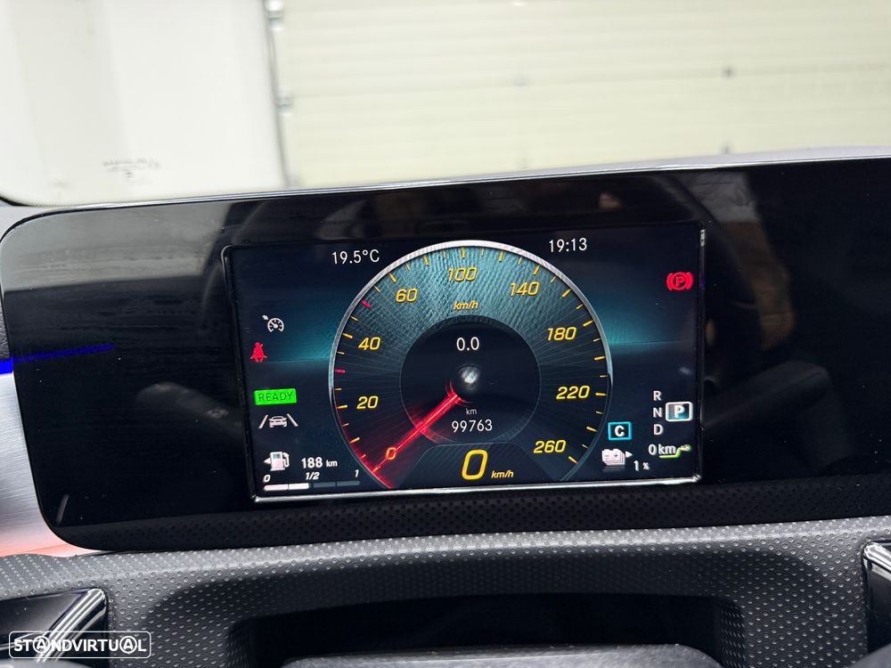 Mercedes-Benz A 250 e AMG Line - 24