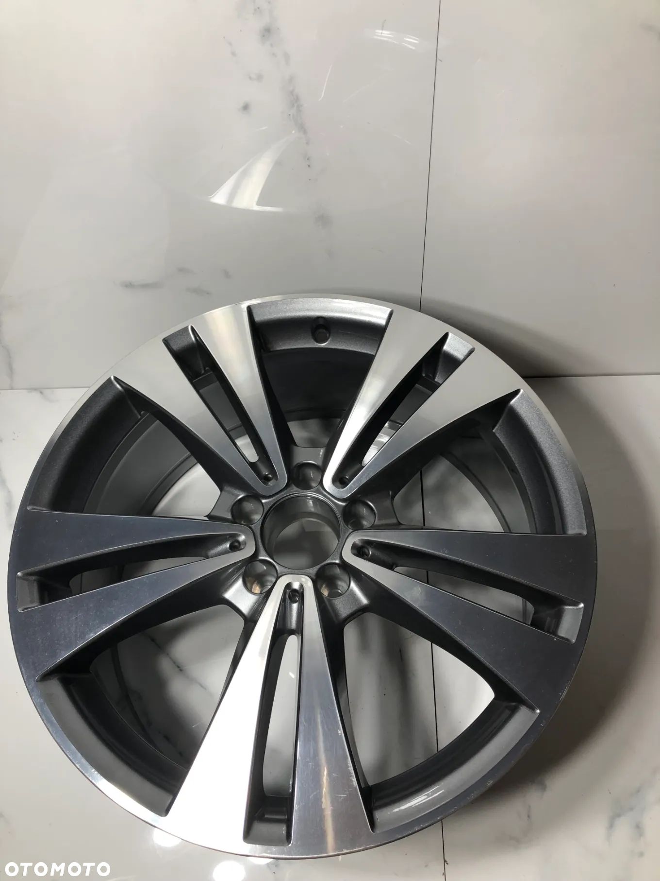 Felga aluminiowa Mercedes Benz CLS W218  8.5 J x 19 cali 5x112 ET 34  A2184010900 POTESTOWA MINIMALNY PRZEBIEG - 1