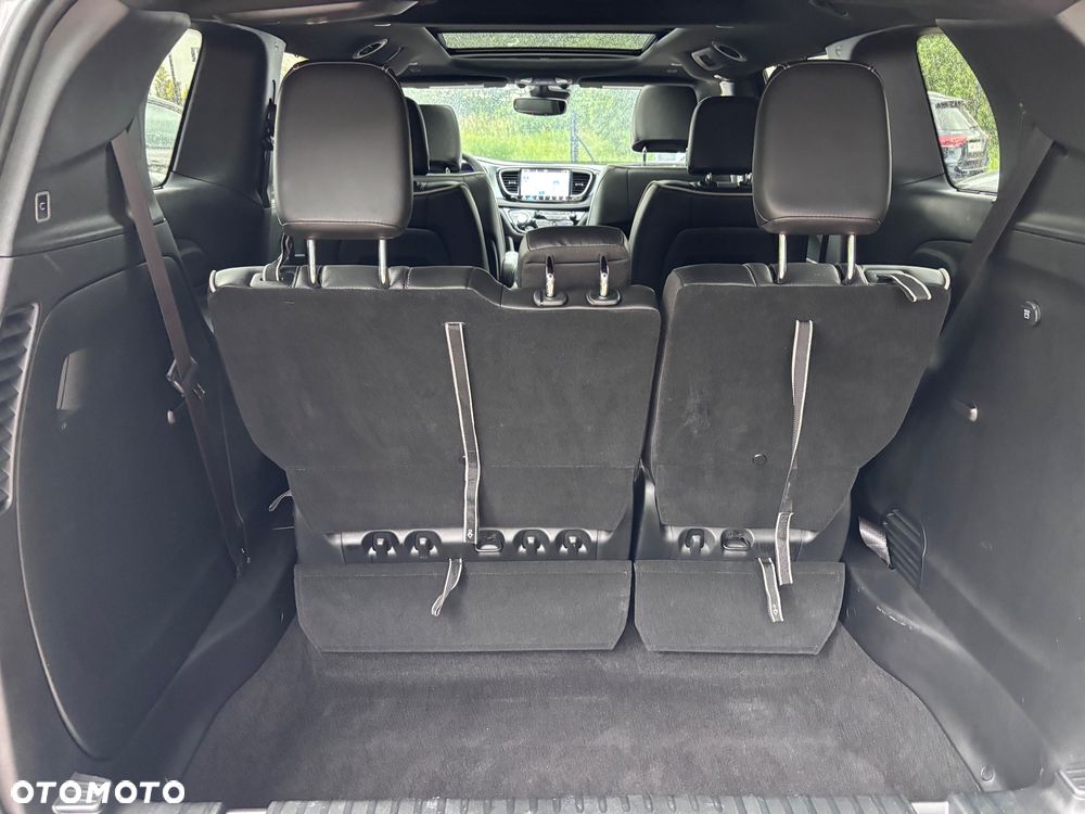 Chrysler Pacifica - 22