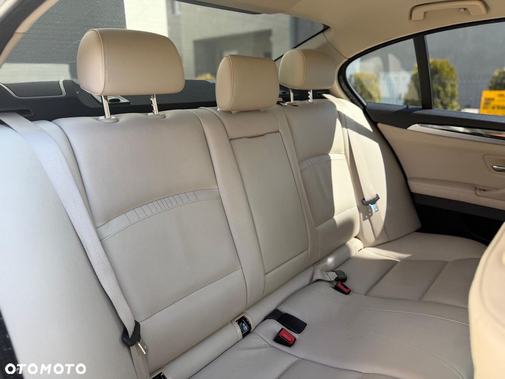 BMW Seria 5 520d xDrive Luxury Line - 15