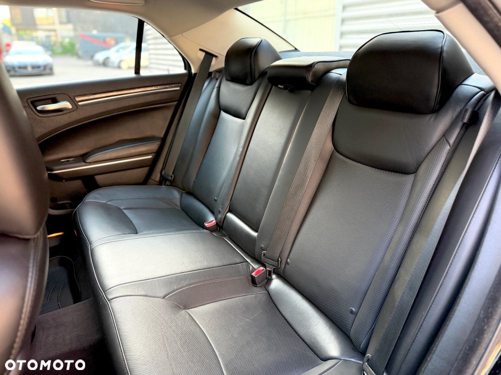 Chrysler 300 - 15