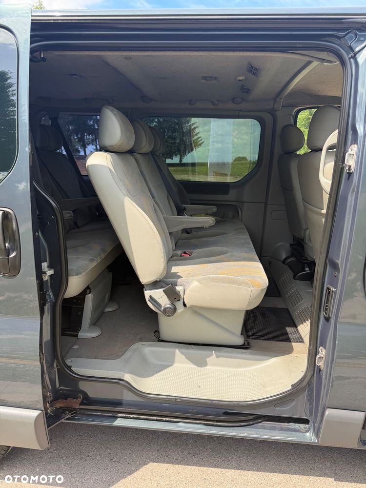 Renault Trafic Passenger - 25