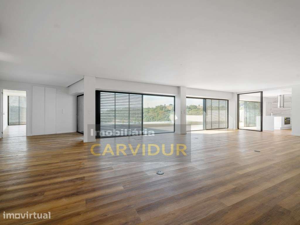 Moradia T5 de Luxo com Piscina Infinita ,Campo de Padel e Elevador ... - Grande imagem: 5/51