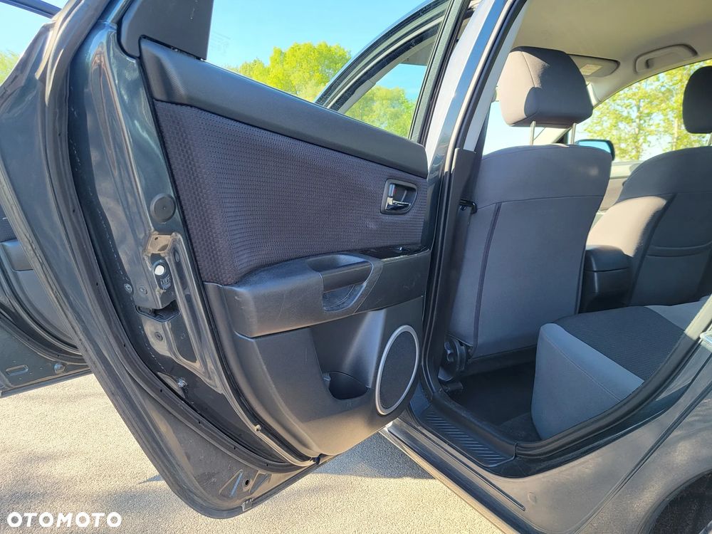Mazda 3 1.6 Active + - 30