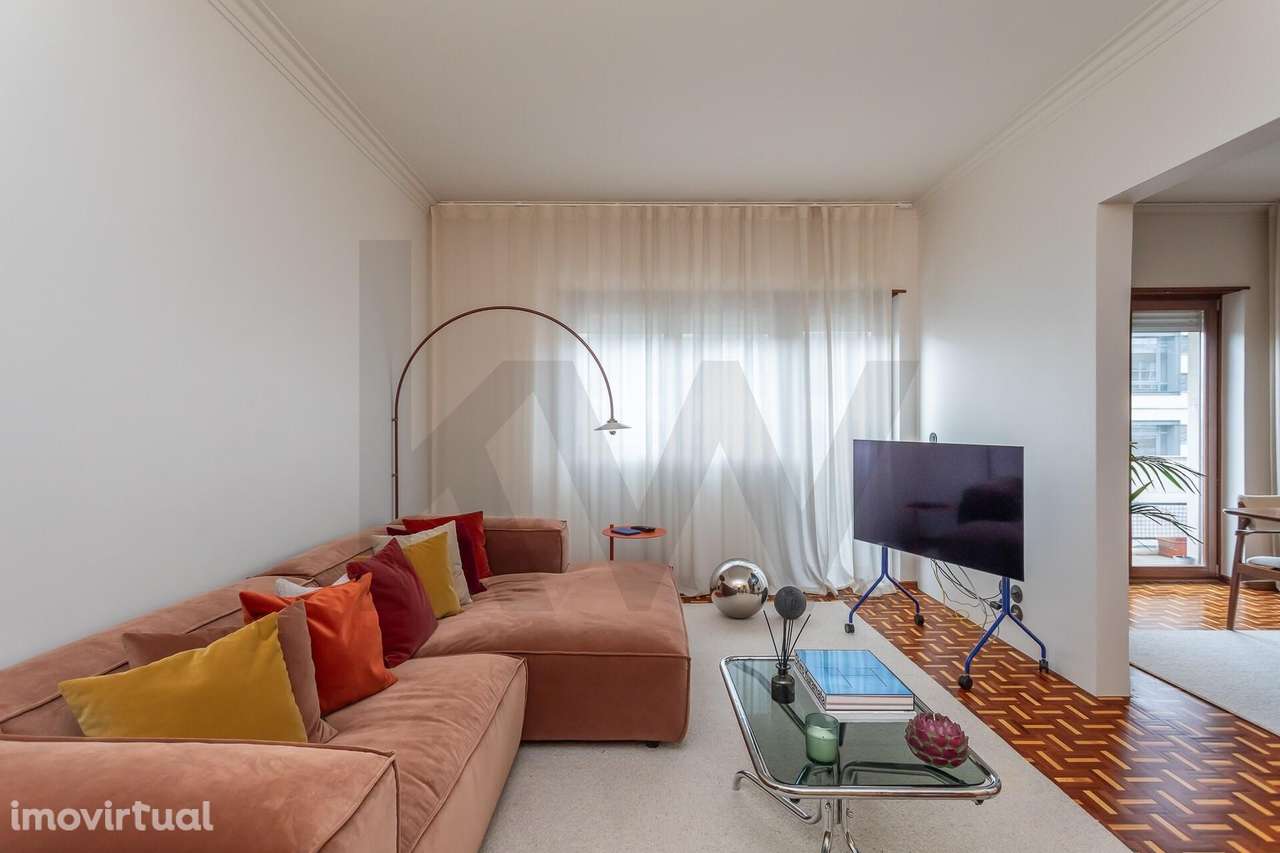 Entrecampos | T2-T3 c/ varanda, arrecadação e renovado por Atelier de - Grande imagem: 2/45