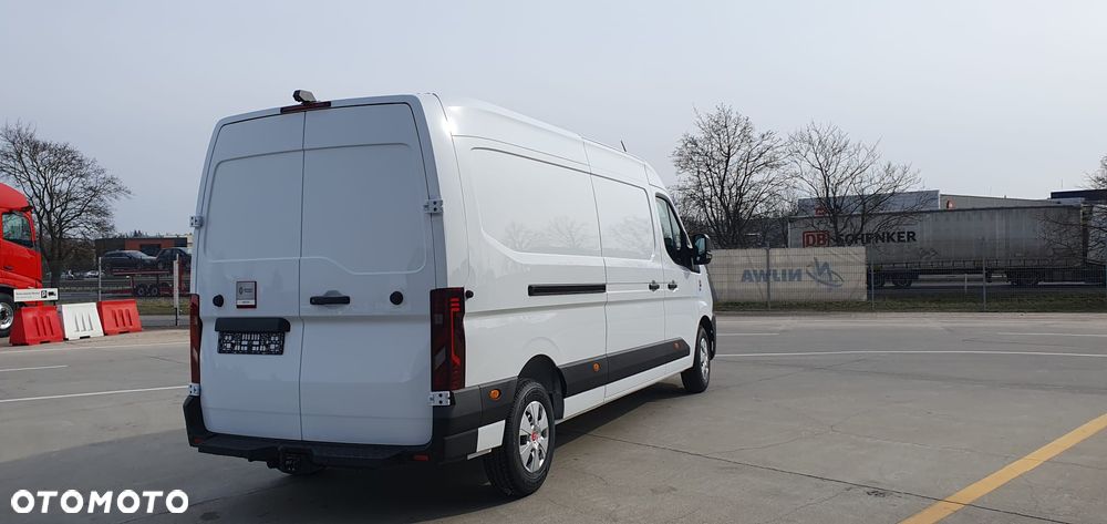 Renault Master RED VAN L3H2 - 4