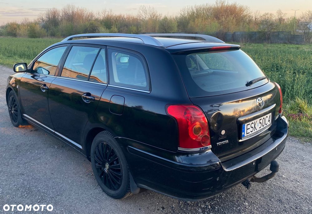 Toyota Avensis 1.8 VVT-i Sol - 3
