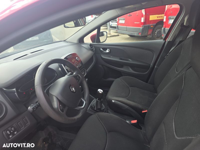 Renault Clio - 25