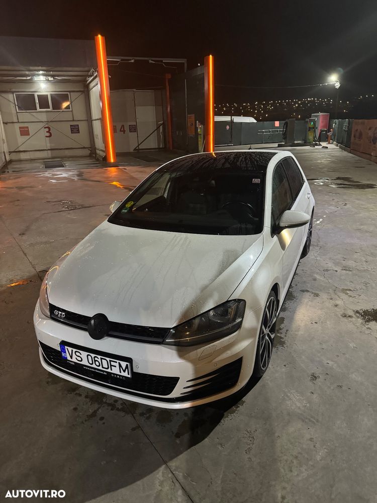 Volkswagen Golf GTD 2.0 TDI SCR DSG - 7
